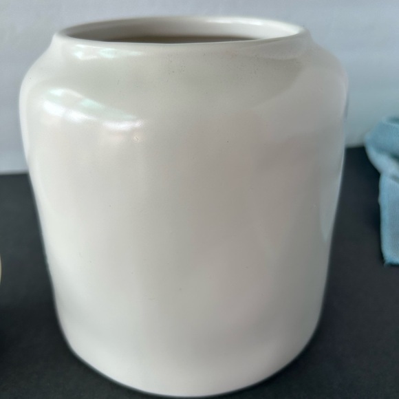 Rae Dunn Jelly Bean/Cookie Chubby Canister - Picture 3 of 6